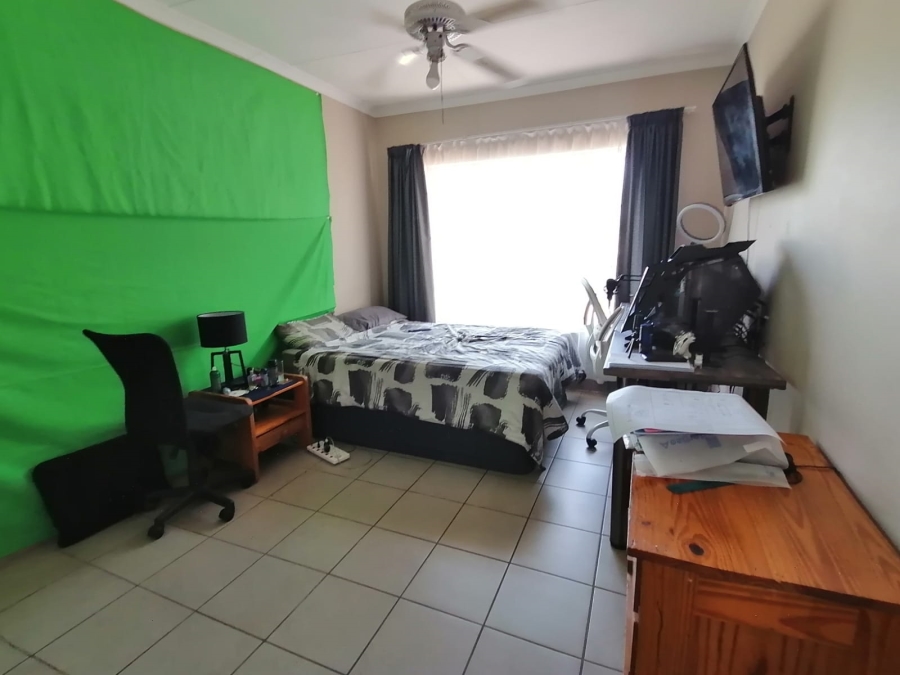 3 Bedroom Property for Sale in Geelhoutpark North West